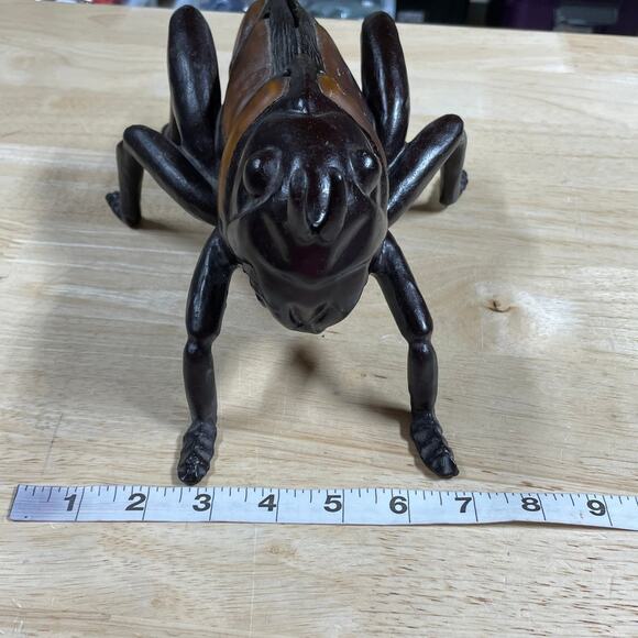 Large Cast Iron and Glass Grasshopper Heavy Excellent Condition 12 x 7 x 6 - Picture 7 of 8